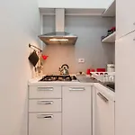 A Due Passi Dal Centro - Policlinico Apartman *