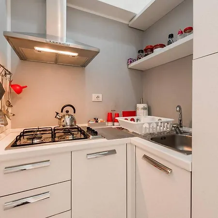 A Due Passi Dal Centro - Policlinico Apartment Bari